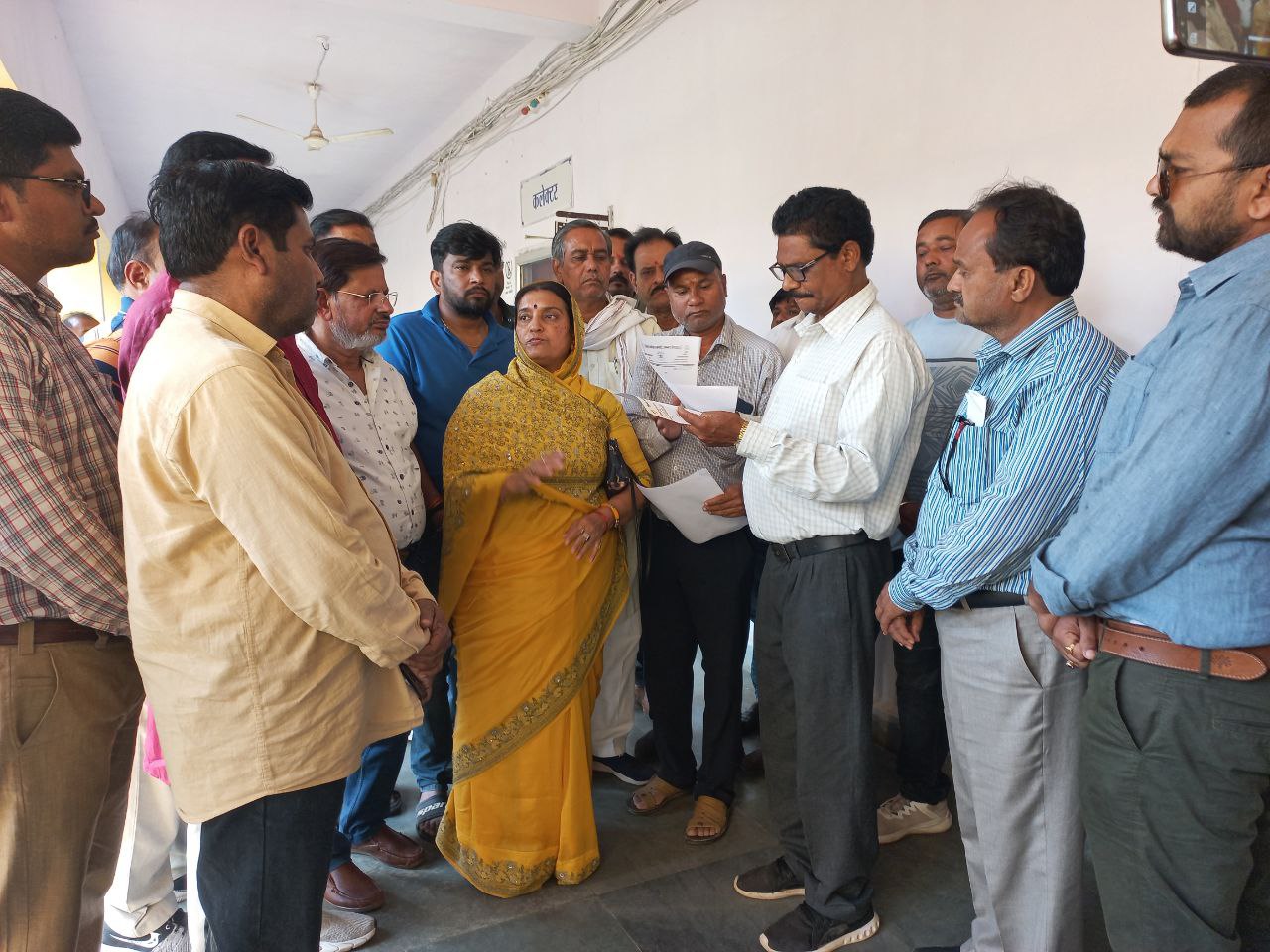मिलिंग के लिए धान बाहर भेजने पर गर्माई राजनीति, मिलर्स के समर्थन में आई कांग्रेस