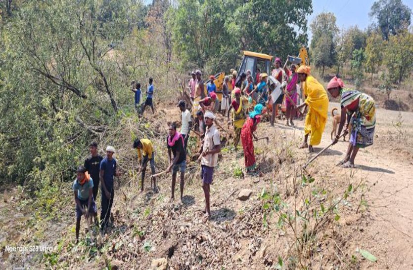 विकास से कोसों दूर है वनग्राम नेलाझर