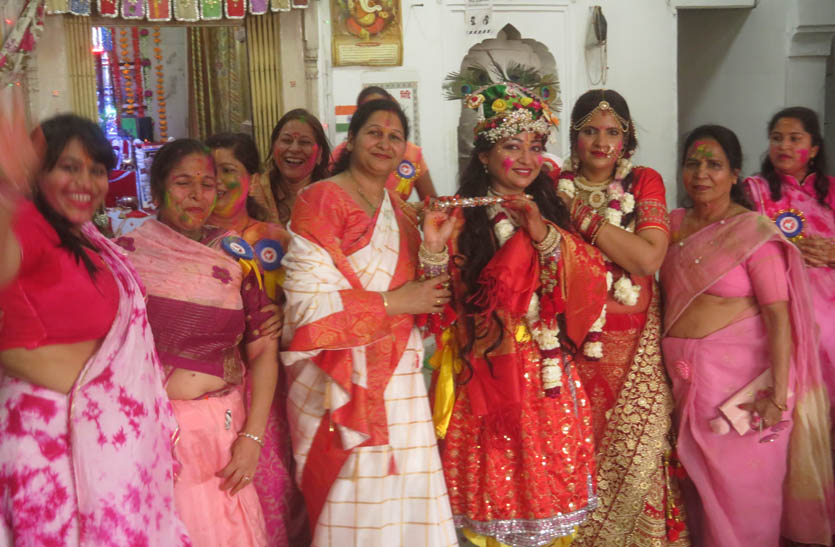 video: फागोत्सव में राधा-कृष्ण संग सखियों ने खेली होली, फाग गीतों पर मचाया धमाल