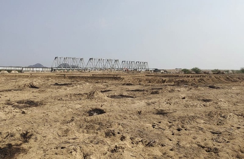 सांभर झील को भरने वाली नदी का रास्ता रोका, बनाए खारड़े