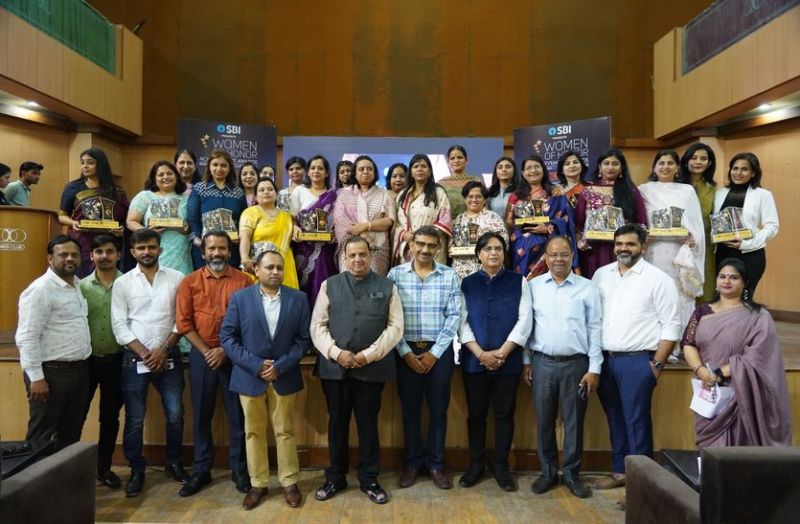 अंतरराष्ट्रीय महिला दिवस पर 38 महिला प्रतिभाओं का सम्मान किया