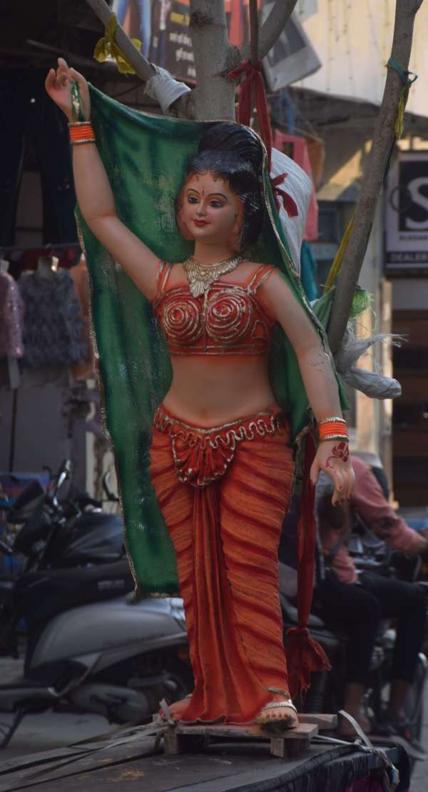 होलिका मूर्ती स्थापना 