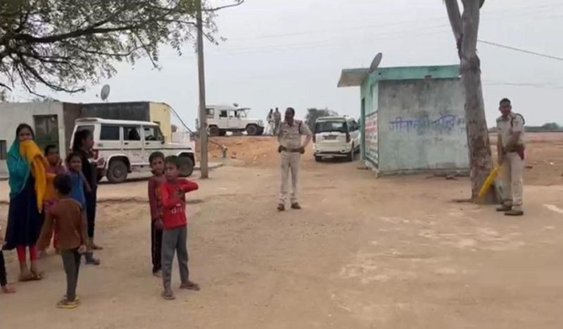 शराब पकडऩे गए थे, बच्चों के साथ क्रिकेट खेलने लगे थाना प्रभारी