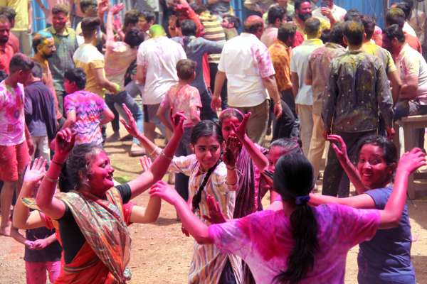 holi in bengaluru