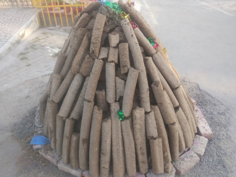 Holika Dahan 2023: होली पर 40 साल बाद दुर्लभ योग, जानिए भद्रा रहित काल में होलिका दहन का समय