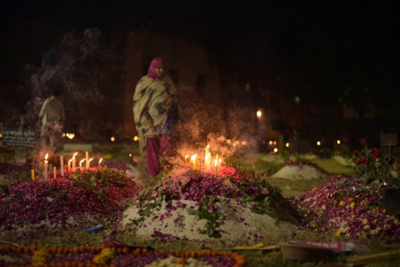 Shab-e-Barat 2023: आज रात भर होगी खुदा की इबादत, कब्रिस्तान में मांगी जाएगी माफी
