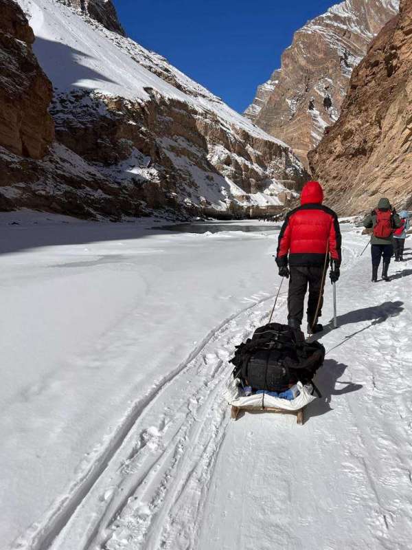 दुर्गम स्थलों का सफर