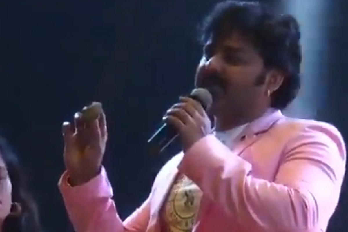 Bhojpuri Actor and singer Pawan Singh Injured during live performance, Audience Stones Pelted At Singer