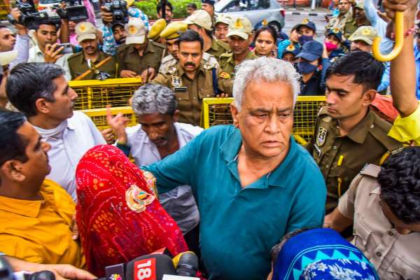 kirodilal meena at civil lines fatak