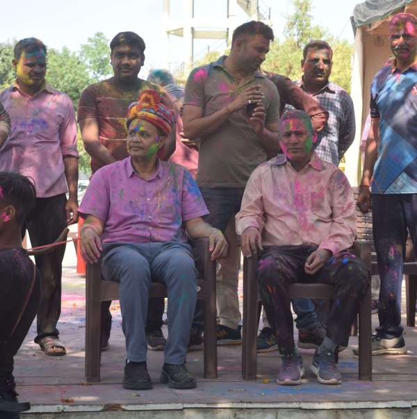  Holi festival in police line, officers danced to film songs... see photos