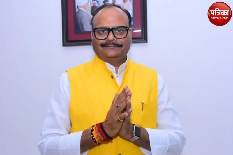 Brajesh Pathak said Akhilesh Yadav gets the Corruption Bhushan Award