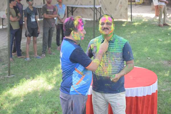  Holi festival in police line, officers danced to film songs... see photos