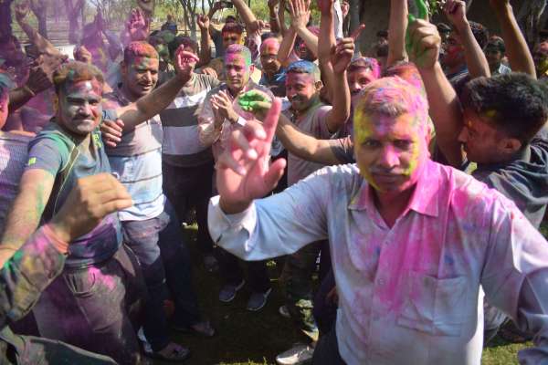  Holi festival in police line, officers danced to film songs... see photos