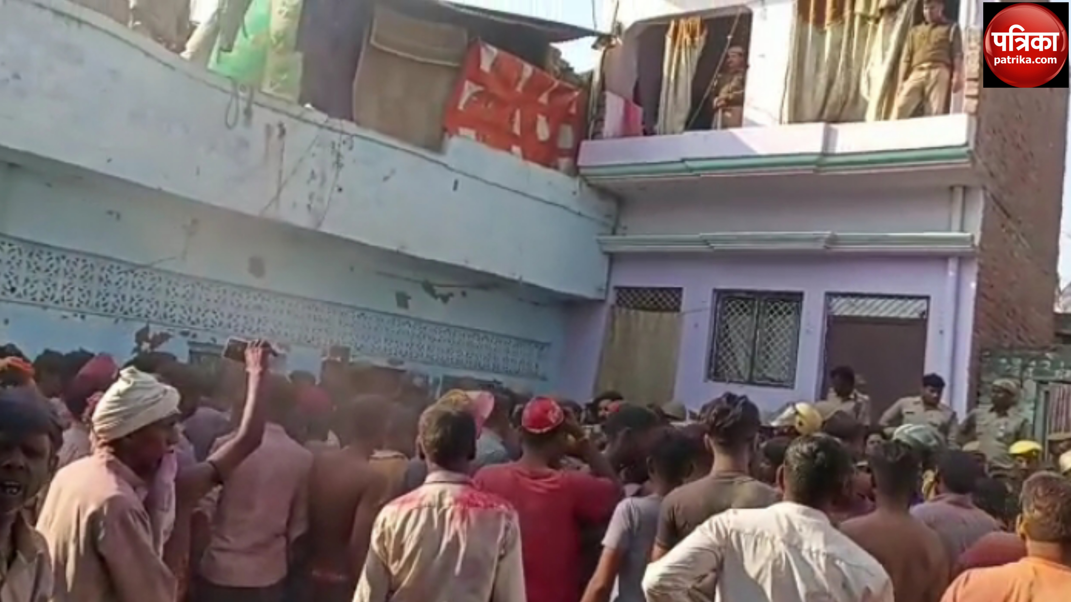 यूपी उन्नाव: होली जुलूस पर महिला ने कुछ फेंका तो माहौल हुआ गरम, प्रशासन ने कराया शांत,,,यूपी उन्नाव: होली जुलूस पर महिला ने कुछ फेंका तो माहौल हुआ गरम, प्रशासन ने कराया शांत,यूपी उन्नाव: होली जुलूस पर महिला ने कुछ फेंका तो माहौल हुआ गरम, प्रशासन ने कराया शांत,यूपी उन्नाव: होली जुलूस पर महिला ने कुछ फेंका तो माहौल हुआ गरम, प्रशासन ने कराया शांत