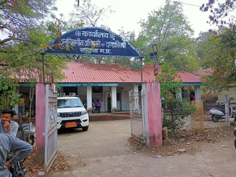 Colonizers suppressed land revenue of lakhs, administration gave notice