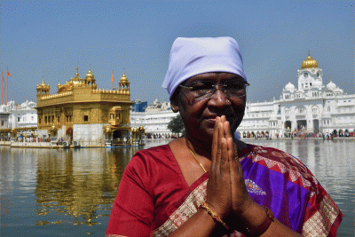 president-draupadi-murmu-on-punjab-tour-paid-obeisance-at-golden-temple-and-heard-kirtan-watch-video.gif