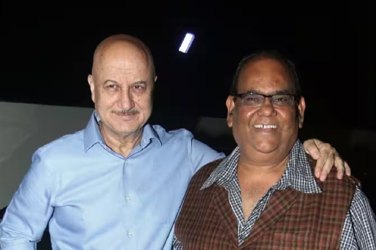 Anupam Kher Had Borrowed Few Amount From Satish Kaushik When They Were Studying In National School Of Drama