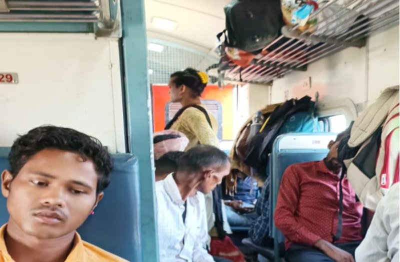 Illegal recovery from eunuch passengers in train, RPF is not taking action