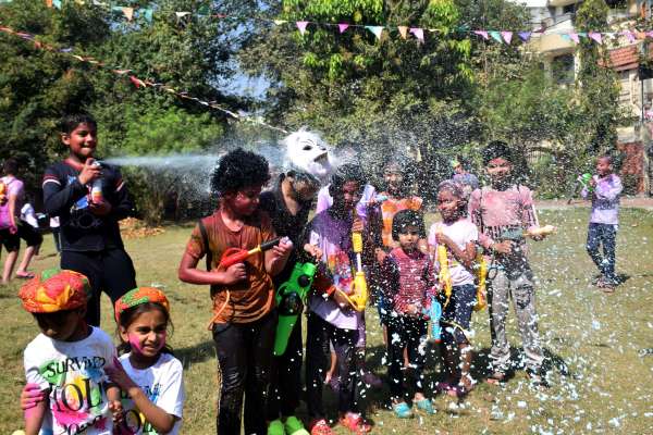 रॅग पर्व का उत्साह  