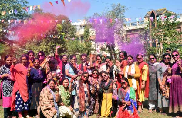 रॅग पर्व का उत्साह  