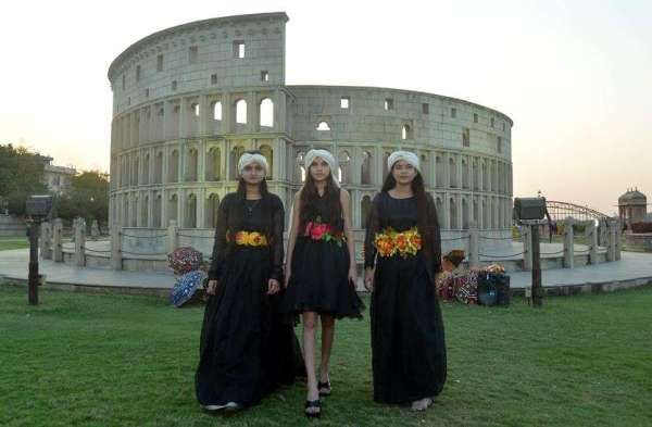 बिखरे फैशन के जलवे