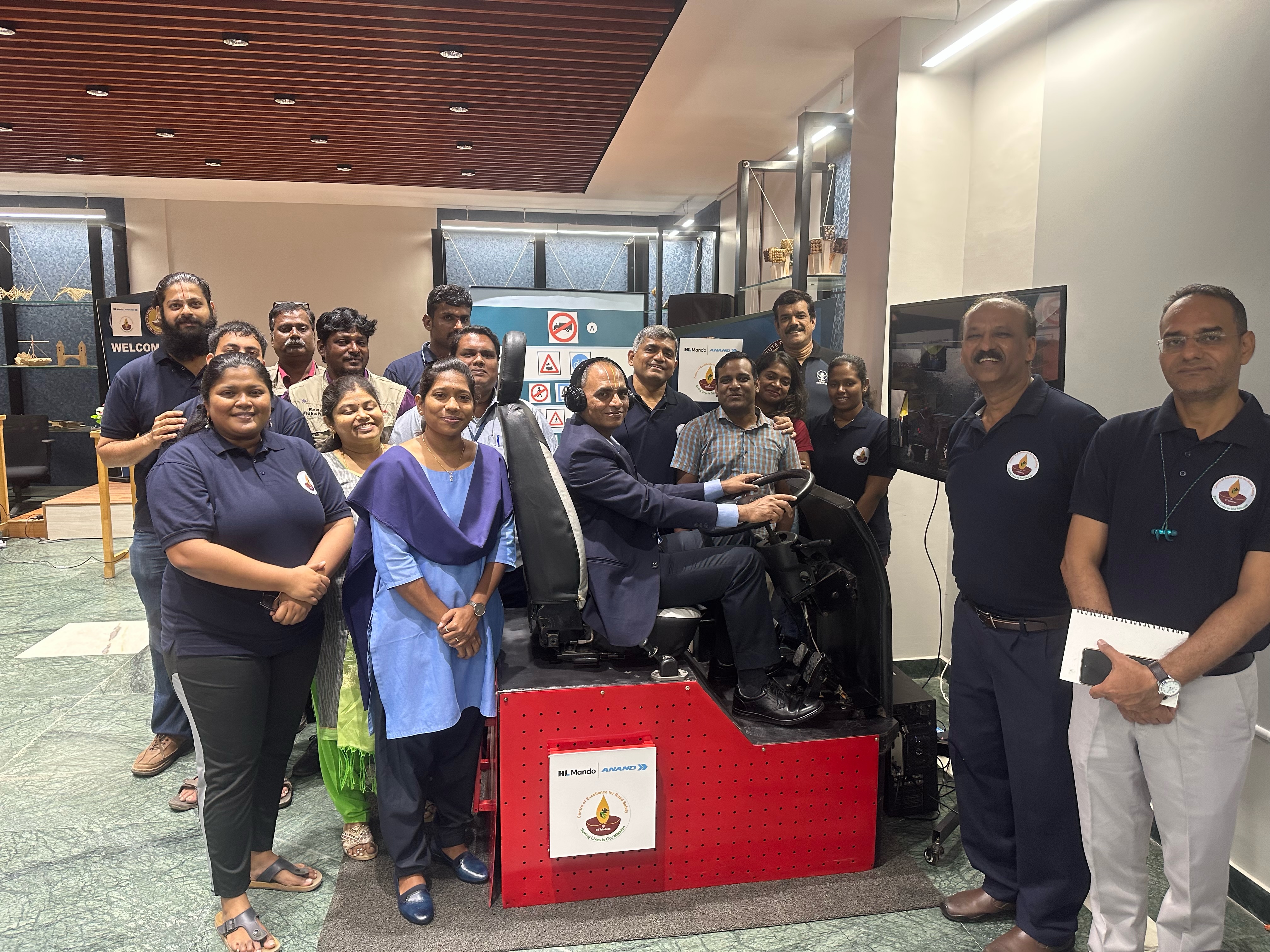 एक सिमुलेटर और ऐप्स के माध्यम से 2,000 स्कूल बस चालकों का होगा प्रशिक्षण