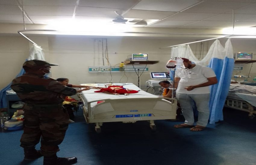 ढाई वर्षीय बच्चे को कुत्तों ने काटा, हालत नाजुक