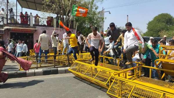 BJP protest against police misbehavior with MP Kirori