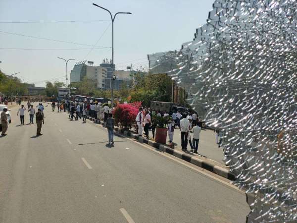 BJP protest against police misbehavior with MP Kirori