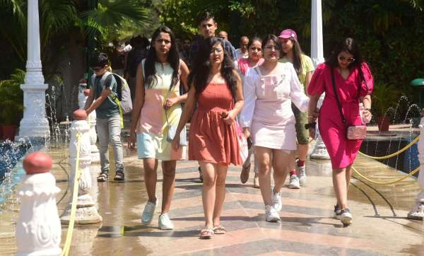 Tourist places of Lake City buzzing on weekends