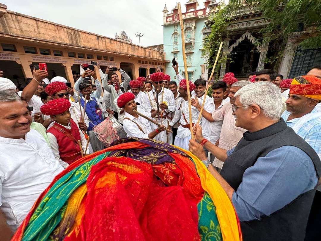 jodhpur : शेखावत ने प्रभु श्रीनाथ से प्रदेश में शांति और समृद्धि के लिए मांगा आशीष