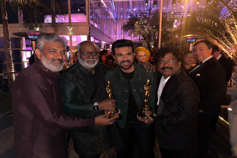 after_winning_oscar_award_ss_rajamouli_organized_party_ram_charan_had_fun_with_rrr_whole_team.png