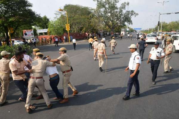 at university black flag to cm