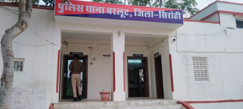 लाडूदेवी हत्याकांड: पुलिस ने युवक को मर्डर केस में झूंठा फंसाकर किया टॉर्चर, थाने में मामला दर्ज