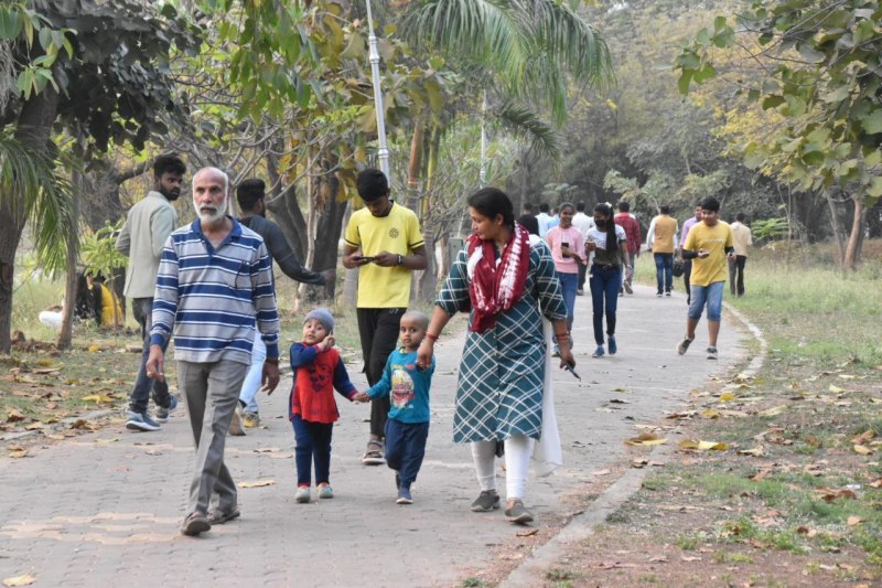 सूरज की तपन के साथ ही बढ़ने लगी माधव उद्यान में चहल कदमी