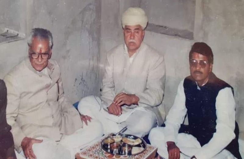 अजमेर के मेयो कॉलेज में पढ़े लोकेन्द्र सिंह कालवी, श्री राजपूत करणी सेना बना किया संघर्ष , पढ़ें जीवन परिचय