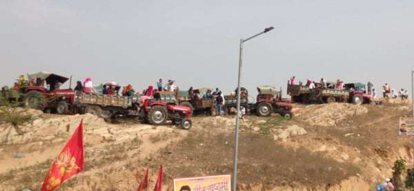 मंदिर सहित आसपास करीब 60 सीसीटीवी कैमरे लगाए गए हैं। वहीं 3 कंट्रोल रूम बनाए हैं।