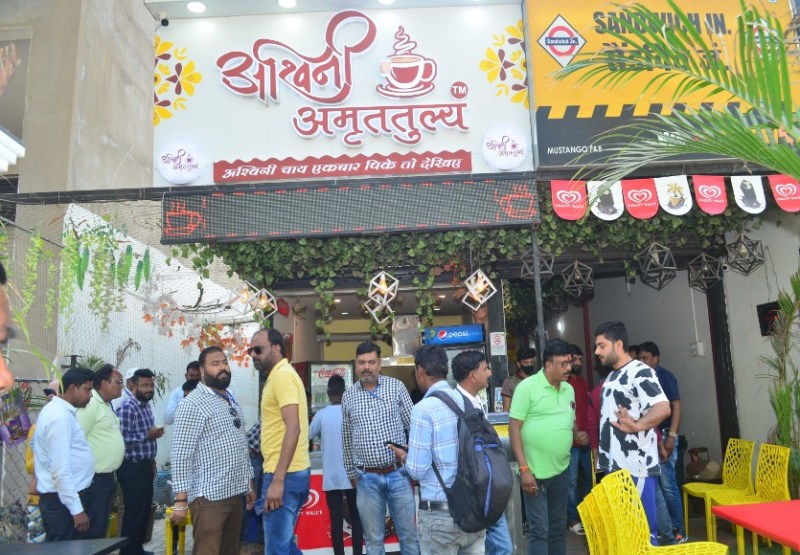 8 shop sealed by corporation