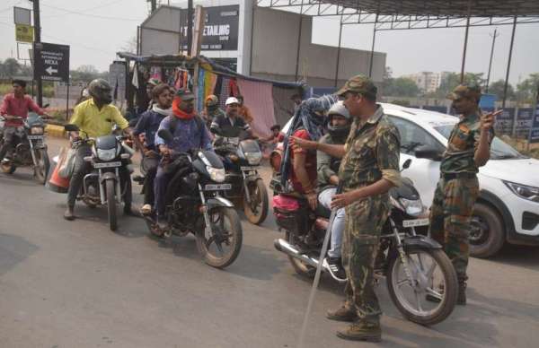 *हितग्राहियों एवं भाजपा कार्यकर्ताओं पर , टियर गैस एवं पानी की बौछारें