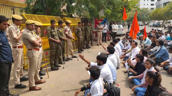 Demonstration of student council workers at Gandhi Nagar police station