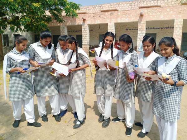 दसवी बोर्ड की परीक्षा शुरू