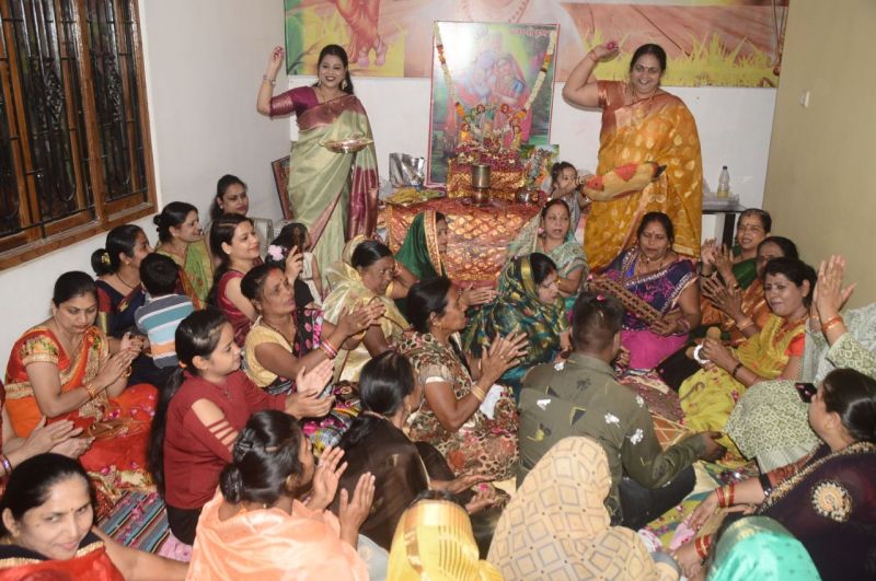 Mahila Phag troupe did a blast in Manas Bhavan