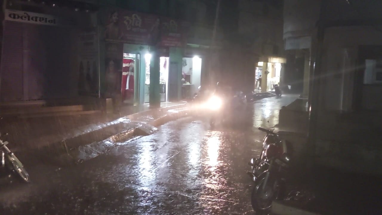 आफत में अन्नदाता