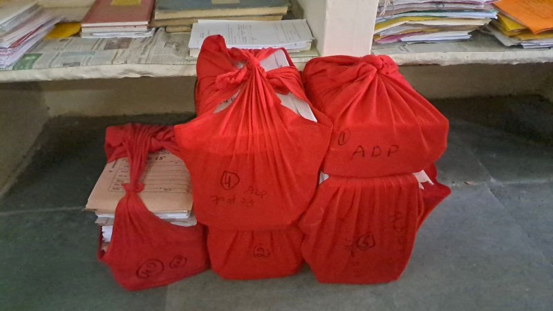 पांच बस्तों में भरकर लाए साढ़े 11 हजार पन्नों की भारीभरकम चार्जशीट