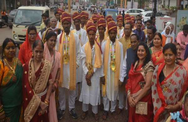 आदर्श सामूहिक विवाह सुकृत साहेब सेलूद आश्रम के द्वारा मंत्रोच्चार से हुआ।शहर जिला साहू संघ रायपुर और संतमाता कर्मा समिति तथा प्रदेश साहू संघ के संयुक्त तत्वावधान में सफलता पूर्वक सम्पन्न हुआ।