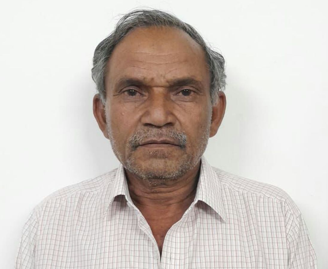 बच्चों के अंतरजातीय विवाह का दंश : माता-पिता समाज से बहिष्कृत