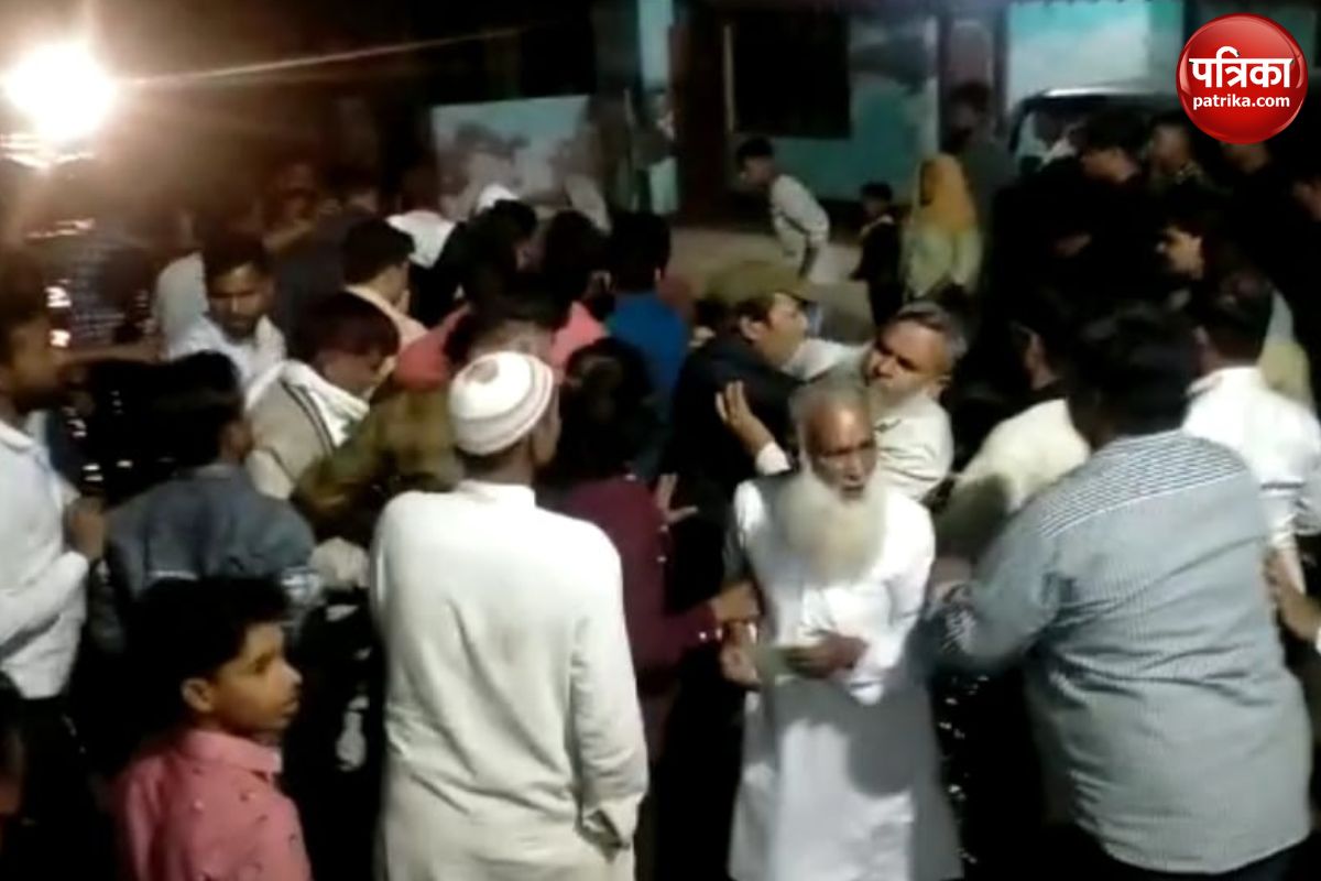 Fight for Nagin Dance in Lakhimpur Kheri