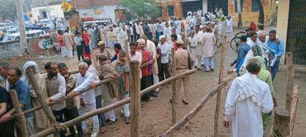 साधन सहकारी समिति चुनाव मतदान