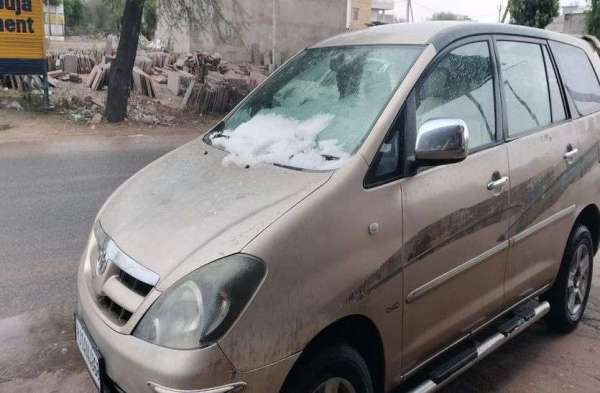 तेज बारिश के साथ ओलावृष्टि