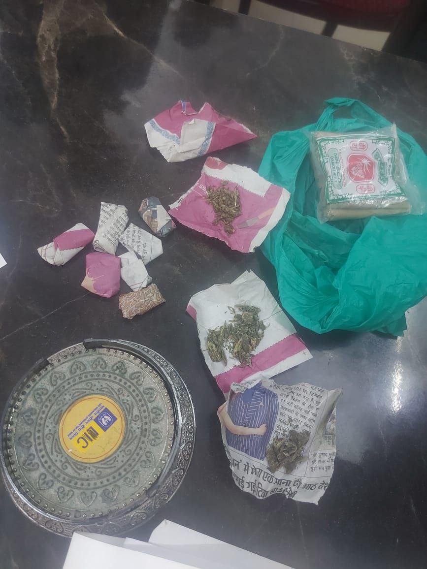 Security guard caught young man while selling ganja in hospital, seized ten bags